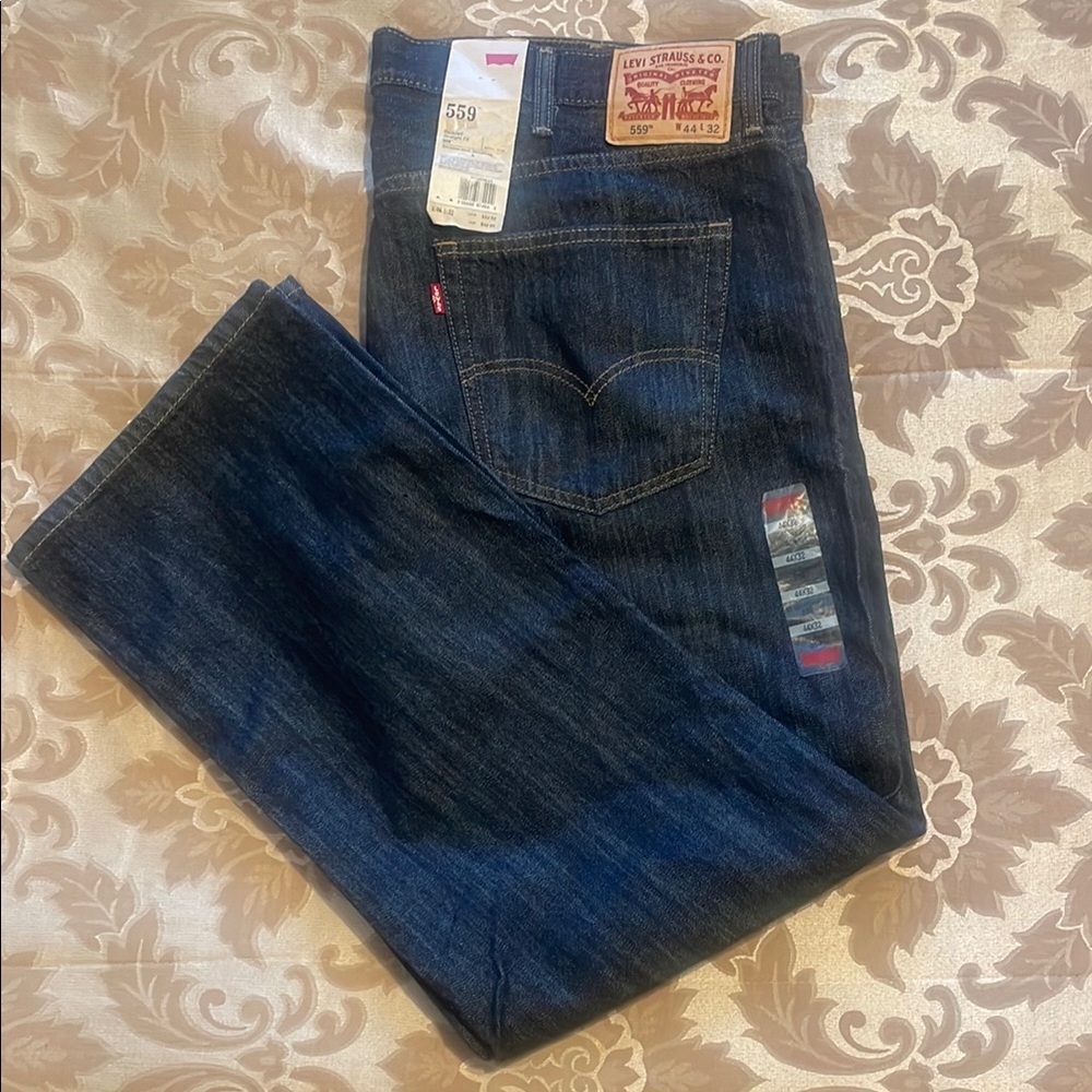 44X32 Levi's Jeans